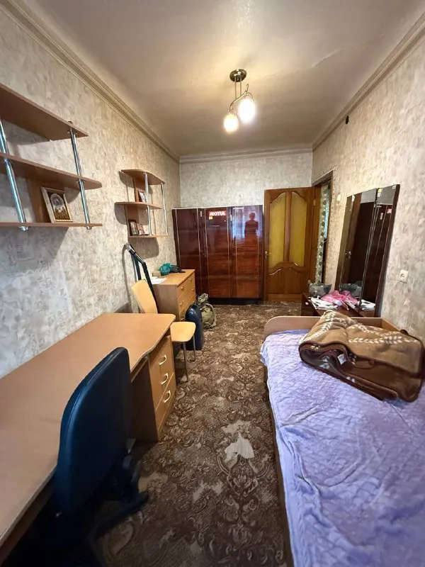 Продам 3х-комнатную квартиру
Продажа от собственника❗️

🌇В г. Донецке, куйбышевский район, (азотный). 📍

✅2Й этаж двухэтажного дома,
💦Вода по графику хорошим напором.
✅Вся мебель и техника остаётся в доме.
✅Рядом рынок, магазины и супермаркет «молоко», школа, спортивная площадка, остановка общественного транспорта.
🚫Прописанных и долгов нет.

📑Документы готовы.
Быстрая сделка.
💰Цена 4.1 млн. ₽, быстрому покупателю небольшой торг.
(Продажа от собственника)

📲☎️+7 (949) 371-30-57
📲☎️+7 (949) 533-45-17

Подписаться | дать объявление - фотография - 5