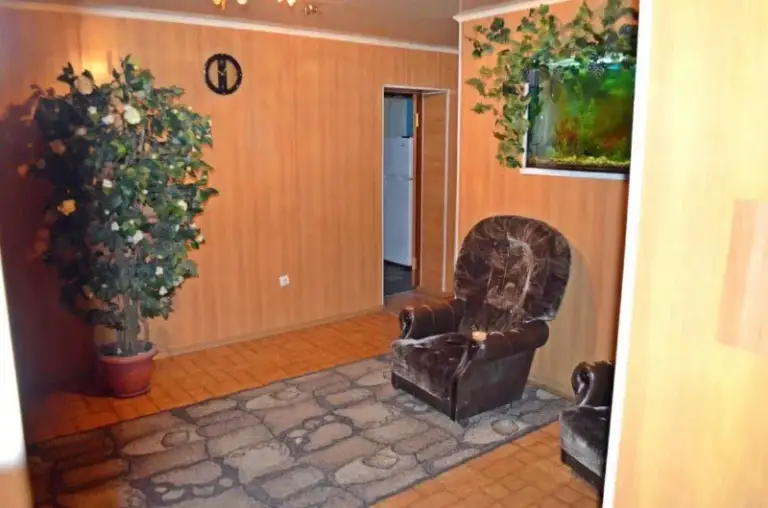 Продам нежилое помещение, площадью 143 м2 по документам +10м2(кладовка не учтена)

🏙️Г. Харцызск, м-он металлургов дом 10 📍

🔹Ранее в помещении было кафе.
🔹Продаётся со всем оборудованием (если не нужно вывезем)
🔹Окна по-плану есть, мы заложили, но можно вернуть если вам нужны окна.
🔹Подключено напряжение 380 вольт
🔹Отопление отключено за ненадобностью! В подвале под помещением проходят трубы отопления и в помещении тепло даже в морозы
🔹Канализация и водоснабжение центральные.
🔹 - фотография - 5