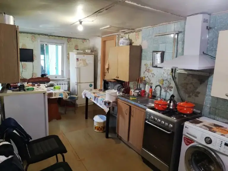 ‼️Продажа дома‼️

🏡Продаётся дом от собственника🗺г. Харцызск днр ул. Серова

✅В доме четыре комнаты, гардеробная, большой коридор, большая кухня, ванная комната, кладовая и котельная
Земля не приватизирована
🏡На участке гараж, сарай из шлакоблока, колодец с технической водой, сливная яма,
Окна пластиковые
✅Газовое отопление двухконтурный итальянский котел бакси
✅Пластиковые трубы алюминиевые батареи
✅Межкомнатные двери установлены
✅Внутри под ремонт, 150 метров хотьбы до ставка с рыбой
🔥Собственник

💴Цена: 3🍋000.000 рублей
📞Звонить на номер;
☎️+7(949) 356-89-97

📨Подписаться - фотография - 10