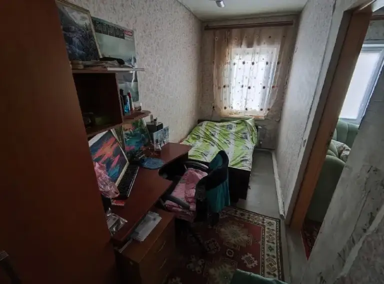 ‼️Продажа дома‼️

🏡Продаётся дом от собственника🗺г. Харцызск днр ул. Серова

✅В доме четыре комнаты, гардеробная, большой коридор, большая кухня, ванная комната, кладовая и котельная
Земля не приватизирована
🏡На участке гараж, сарай из шлакоблока, колодец с технической водой, сливная яма,
Окна пластиковые
✅Газовое отопление двухконтурный итальянский котел бакси
✅Пластиковые трубы алюминиевые батареи
✅Межкомнатные двери установлены
✅Внутри под ремонт, 150 метров хотьбы до ставка с рыбой
🔥Собственник

💴Цена: 3🍋000.000 рублей
📞Звонить на номер;
☎️+7(949) 356-89-97

📨Подписаться - фотография - 8