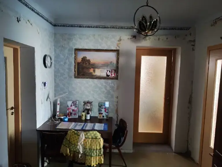 ‼️Продажа дома‼️

🏡Продаётся дом от собственника🗺г. Харцызск днр ул. Серова

✅В доме четыре комнаты, гардеробная, большой коридор, большая кухня, ванная комната, кладовая и котельная
Земля не приватизирована
🏡На участке гараж, сарай из шлакоблока, колодец с технической водой, сливная яма,
Окна пластиковые
✅Газовое отопление двухконтурный итальянский котел бакси
✅Пластиковые трубы алюминиевые батареи
✅Межкомнатные двери установлены
✅Внутри под ремонт, 150 метров хотьбы до ставка с рыбой
🔥Собственник

💴Цена: 3🍋000.000 рублей
📞Звонить на номер;
☎️+7(949) 356-89-97

📨Подписаться - фотография - 9