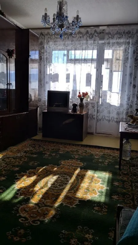 ‼️Продажа квартиры‼️
🏡Продам 2-двухкомнатную квартиру г. Донецк днр
Петровский район
Мкр-н тихий, ул стаханова
✅Этажность–9/9 жилого дома
✅Общая площадь–48 м2
✅Квартира очень теплая, светлая, в жилом
Комнаты раздельные, пластиковые окна, лоджия застеклена тоже
✅Вода по графику поступает в квартиру
✅Школа, детсады, больница - все в шаговой доступности
🔥Собственник
💴Цена: 2🍋7 рублей
☎️+7(977) 305-08-43 Ольга телеграм, вацап
Недвижимость днр - фотография - 2