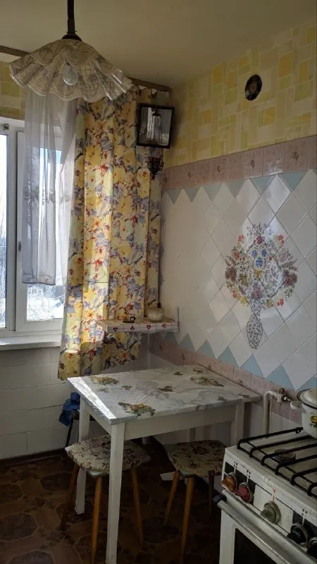 ‼️Продажа квартиры‼️
🏡Продам 2-двухкомнатную квартиру г. Донецк днр
Петровский район
Мкр-н тихий, ул стаханова
✅Этажность–9/9 жилого дома
✅Общая площадь–48 м2
✅Квартира очень теплая, светлая, в жилом
Комнаты раздельные, пластиковые окна, лоджия застеклена тоже
✅Вода по графику поступает в квартиру
✅Школа, детсады, больница - все в шаговой доступности
🔥Собственник
💴Цена: 2🍋7 рублей
☎️+7(977) 305-08-43 Ольга телеграм, вацап
Недвижимость днр - фотография - 5
