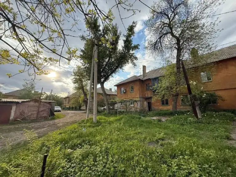 Цена снижена до 4,1 млн. Руб.

Продам 3-х комнатную квартиру

🌇В куйбышевском районе донецка. (ор-р площадь бакинских комиссаров)📍

✅Площадь квартиры 69,3 м. Кв. , этаж 1/2, раздельная планировка, раздельный с/у, жилое состояние, окна мп.
🎁Мебель остается как на фото. Ухоженная территория дома.  

👍Расположен дом в районе с развитой инфраструктурой - школы, учебные заведения, магазины, транспортная развязка, пять минут до площади бакинских комиссаров.

❗️Документы готовы, прописанных нет.

💰Стоимость 4,1 млн. Руб. Вместо 4,5 млн. Руб.
Реальному покупателю торг!

📲☎️+79495685261 /
📲☎️+79515086406
Telegram / whatsapp
С уважением, софья ан «21 век»

Подписаться | дать объявление - фотография - 1