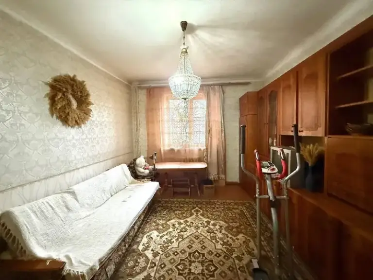 Цена снижена до 4,1 млн. Руб.

Продам 3-х комнатную квартиру

🌇В куйбышевском районе донецка. (ор-р площадь бакинских комиссаров)📍

✅Площадь квартиры 69,3 м. Кв. , этаж 1/2, раздельная планировка, раздельный с/у, жилое состояние, окна мп.
🎁Мебель остается как на фото. Ухоженная территория дома.  

👍Расположен дом в районе с развитой инфраструктурой - школы, учебные заведения, магазины, транспортная развязка, пять минут до площади бакинских комиссаров.

❗️Документы готовы, прописанных нет.

💰Стоимость 4,1 млн. Руб. Вместо 4,5 млн. Руб.
Реальному покупателю торг!

📲☎️+79495685261 /
📲☎️+79515086406
Telegram / whatsapp
С уважением, софья ан «21 век»

Подписаться | дать объявление - фотография - 4