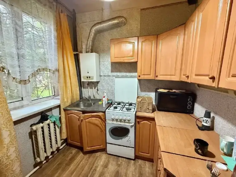 Цена снижена до 4,1 млн. Руб.

Продам 3-х комнатную квартиру

🌇В куйбышевском районе донецка. (ор-р площадь бакинских комиссаров)📍

✅Площадь квартиры 69,3 м. Кв. , этаж 1/2, раздельная планировка, раздельный с/у, жилое состояние, окна мп.
🎁Мебель остается как на фото. Ухоженная территория дома.  

👍Расположен дом в районе с развитой инфраструктурой - школы, учебные заведения, магазины, транспортная развязка, пять минут до площади бакинских комиссаров.

❗️Документы готовы, прописанных нет.

💰Стоимость 4,1 млн. Руб. Вместо 4,5 млн. Руб.
Реальному покупателю торг!

📲☎️+79495685261 /
📲☎️+79515086406
Telegram / whatsapp
С уважением, софья ан «21 век»

Подписаться | дать объявление - фотография - 5
