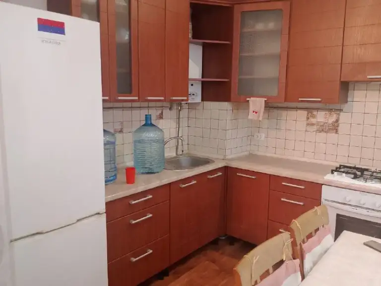 Аренда трёхкомнатной квартиры

🌇В самом центре  гринплаза, дворец бракосочетания. Ул постышева ворошиловский р-н📍

💦Вода 24/7
✅Сталинка с высокими потолками и толстыми стенами
✅Кухня- студия,  балкон застеклён
✅Прекрасная инфраструктура и отличная транспортная развязка
✅Вся необходимая мебель и бытовая техника
Кондиционеры, газ колонка автомат, холодильник 2,05 м, стиральная машина-автомат
📷Дополнительные фото вышлю

💰Цена 60 000 ₽ +залог +комиссия агентства, оплата по факту заселения
📲☎️+79493523316

Подписаться  |  дать объявление - фотография - 7