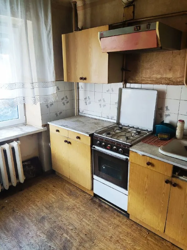 ‼️Продажа квартиры‼️

🏡Продаётся двухкомнатная квартира г. Донецк днр киевский р-н ул. Челюскинцев, ориентир краеведческий музей

✅Этажность–4/5 жилого дома
✅Общая площадь–44.3 м2
✅Жилая–31 м2
✅Кухня–5.5 м2

✅Квартира не угловая
Газовая колонка
Квартира под ремонт
✅Рядом остановка общественного транспорта, магазин арбат, супермаркет молоко, школа №54, детский садик, больница
🧾Документы готовы
🔥Собственник

💴Цена: 3🍋800.000 руб
☎️+7(949) 398-78-21 Марина

📨Подписаться - фотография - 8