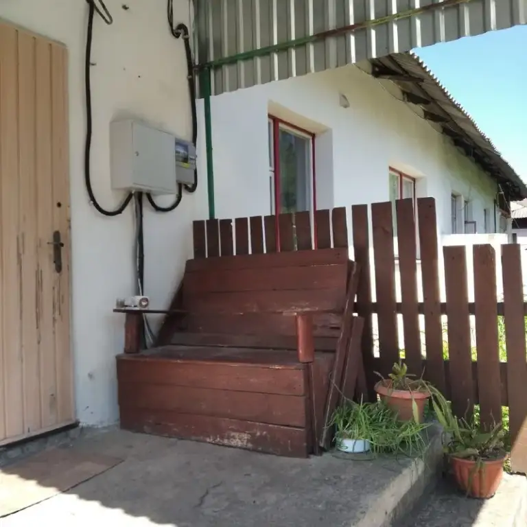 Аренда половины 🏡 дома
🌇Макеевка центрально- городской р-н, рядом галактика. 📍
💦Вода 24/7
✅Созданы все условия для комфортного проживания.
✅Две комнаты, кухня 8 м2
✅Дом чистый и уютный, в нём есть всё необходимое: кондиционер, большой телевизор, новая стиральная машина, а также жалюзи на окнах, которые обеспечат вам личное пространство и комфорт в любое время суток.
✅На участке есть мангал и шампуры — идеально для отдыха на свежем воздухе.
❗️Круглосуточная подача воды обеспечит удобство в повседневной жизни.
✅Накопитель бак на 2 тонны
Интернет
📷Дополнительно фото вышлю
💰Цена 35 000 ₽ + залог
+ Комиссия агентства
Оплата по факту заселения
📲☎️+79493523316
Подписаться | дать объявление - фотография - 1