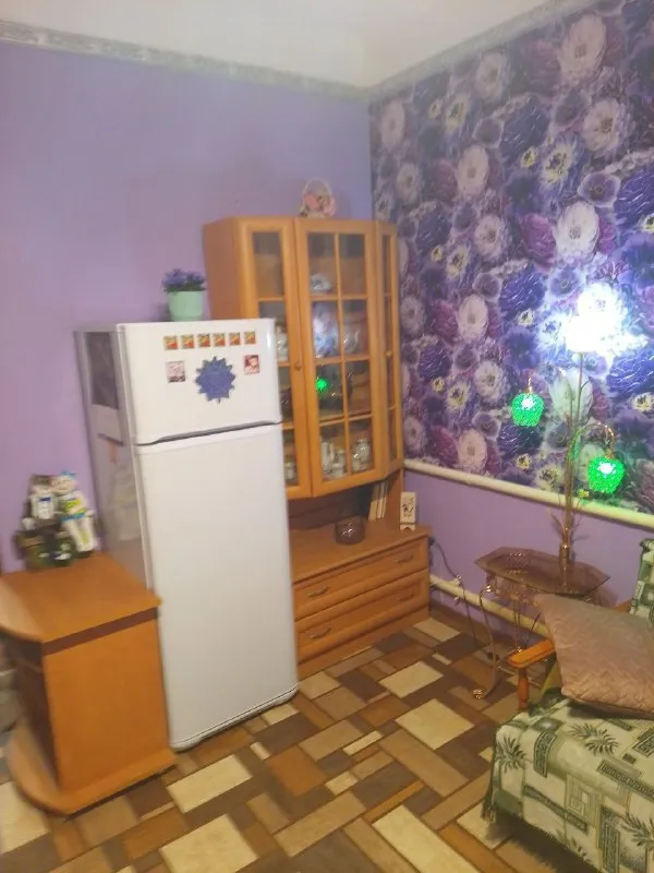 Аренда половины 🏡 дома
🌇Макеевка центрально- городской р-н, рядом галактика. 📍
💦Вода 24/7
✅Созданы все условия для комфортного проживания.
✅Две комнаты, кухня 8 м2
✅Дом чистый и уютный, в нём есть всё необходимое: кондиционер, большой телевизор, новая стиральная машина, а также жалюзи на окнах, которые обеспечат вам личное пространство и комфорт в любое время суток.
✅На участке есть мангал и шампуры — идеально для отдыха на свежем воздухе.
❗️Круглосуточная подача воды обеспечит удобство в повседневной жизни.
✅Накопитель бак на 2 тонны
Интернет
📷Дополнительно фото вышлю
💰Цена 35 000 ₽ + залог
+ Комиссия агентства
Оплата по факту заселения
📲☎️+79493523316
Подписаться | дать объявление - фотография - 3