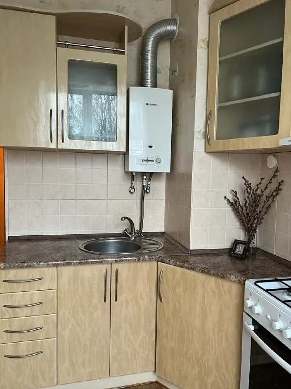 🅰️🅰️🅰️🅰️🅰️🅰️ 🅰️🅰️🅰️🅰️

Срочно продам

1-Комнатную крупногабаритную квартиру

Г. Макеевка, якхз, ул. Депутатская, дом 196а

✅Сталинка, 36м²
✅Отличное состояние (пластиковые окна, все коммуникации новые, на все счётчики, газовая колонка, кондиционер)
3/3 Не угловая
✅Крыша домиком, после капитального ремонта
✅Очень тёплая
✅В подвале дома есть кладовка-комната (со стеллажами, замыкается).

Место просто супер
Больница, садик, школа, магазины, остановка в шаговой доступности

Цена 2.500.000р + торг.

Очень приятный и адекватный собственник. По цене договоритесь. Квартира стоит этих денег!!!

Все вопросы и детали по телефону:

+79493823418 Инна - фотография - 1