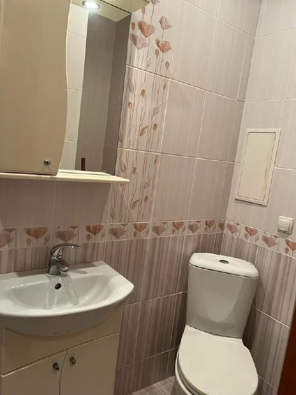 🅰️🅰️🅰️🅰️🅰️🅰️ 🅰️🅰️🅰️🅰️

Срочно продам

1-Комнатную крупногабаритную квартиру

Г. Макеевка, якхз, ул. Депутатская, дом 196а

✅Сталинка, 36м²
✅Отличное состояние (пластиковые окна, все коммуникации новые, на все счётчики, газовая колонка, кондиционер)
3/3 Не угловая
✅Крыша домиком, после капитального ремонта
✅Очень тёплая
✅В подвале дома есть кладовка-комната (со стеллажами, замыкается).

Место просто супер
Больница, садик, школа, магазины, остановка в шаговой доступности

Цена 2.500.000р + торг.

Очень приятный и адекватный собственник. По цене договоритесь. Квартира стоит этих денег!!!

Все вопросы и детали по телефону:

+79493823418 Инна - фотография - 6