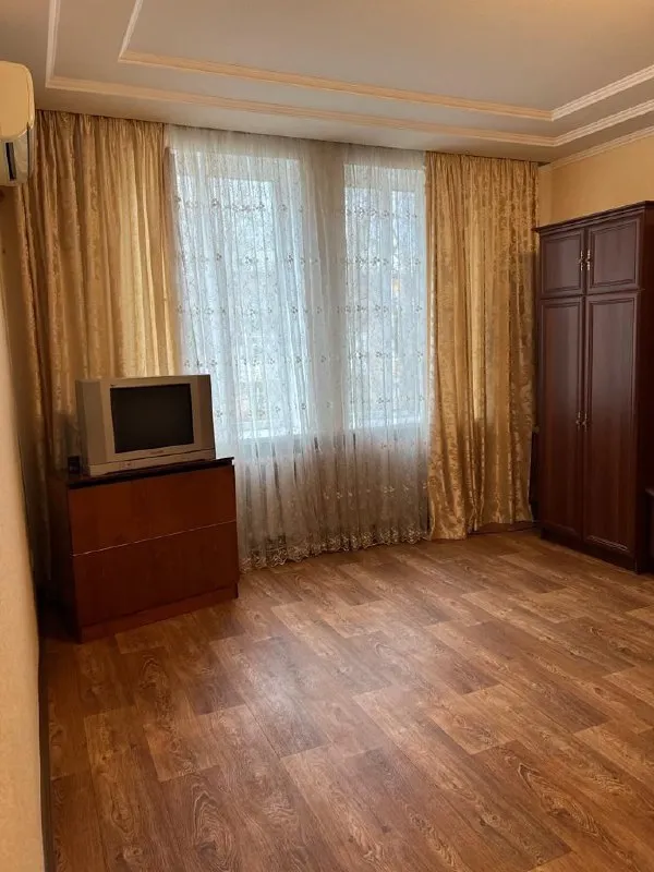 🅰️🅰️🅰️🅰️🅰️🅰️ 🅰️🅰️🅰️🅰️

Срочно продам

1-Комнатную крупногабаритную квартиру

Г. Макеевка, якхз, ул. Депутатская, дом 196а

✅Сталинка, 36м²
✅Отличное состояние (пластиковые окна, все коммуникации новые, на все счётчики, газовая колонка, кондиционер)
3/3 Не угловая
✅Крыша домиком, после капитального ремонта
✅Очень тёплая
✅В подвале дома есть кладовка-комната (со стеллажами, замыкается).

Место просто супер
Больница, садик, школа, магазины, остановка в шаговой доступности

Цена 2.500.000р + торг.

Очень приятный и адекватный собственник. По цене договоритесь. Квартира стоит этих денег!!!

Все вопросы и детали по телефону:

+79493823418 Инна - фотография - 7