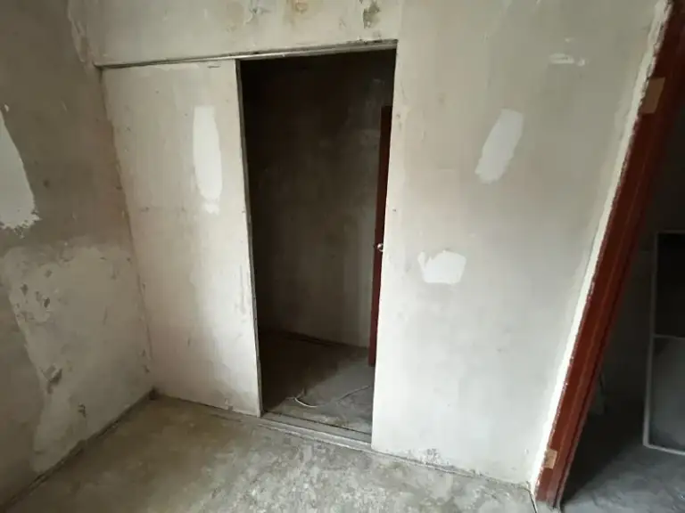 ‼️Продажа квартиры‼️

🏡Продам 2-двухкомнатную квартиру от собственника
🗺Г. Макеевка днр гвардейка, мкр-н восточный, ул. Токарева

✅Этажность–4/4 жилого дома

‼️Под ремонт‼️
Квартира угловая, крыша новая, окна новые м/п во всех комнатах, санузел совместный, газовая колонка, водонакопитель на 100л встроенный, батареи чугун, зимой в квартире тепло
🧾Документы рф готовы
🔥Собственник

💴Цена: 2🍋000.000 рублей
☎️+7(949) 359-82-91 Валерия

📨Подписаться - фотография - 3