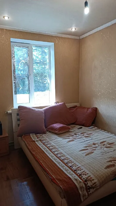 Продам 2-комнатную квартиру.
🌇Донецк, кировский р-н, ул. Красная заря.
❗2-Комнатная квартира в р-не маш. Завода.
❗Этажность 2/2, общая площадь 45 м2.
❗В квартире газ, индивидуальное отопление, пластиковые окна. Фото реальные.
❗Документы готовы.
❗💰Цена: 2 300 000р. + агентские
☎Тел: +79494706765 андрей ан
У нас большая база недвижимости, звоните и мы подберем идеальное жилье для вас! - фотография - 5