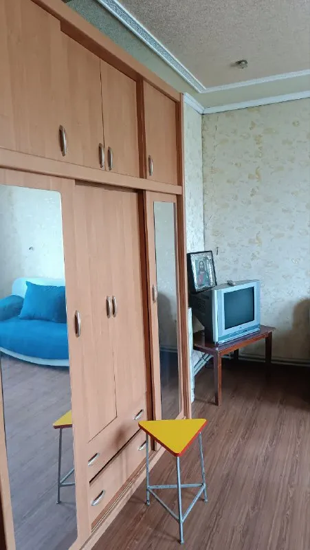 Продам 2-комнатную квартиру.
🌇Донецк, кировский р-н, ул. Красная заря.
❗2-Комнатная квартира в р-не маш. Завода.
❗Этажность 2/2, общая площадь 45 м2.
❗В квартире газ, индивидуальное отопление, пластиковые окна. Фото реальные.
❗Документы готовы.
❗💰Цена: 2 300 000р. + агентские
☎Тел: +79494706765 андрей ан
У нас большая база недвижимости, звоните и мы подберем идеальное жилье для вас! - фотография - 6