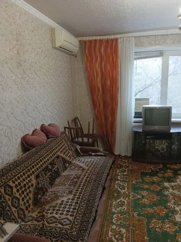 Аренда 2х комн. Квартиры на щетинина (ас щетинина, рынок, с/м геркулес молоко) – шикарное месторасположение. Комнаты раздельные. 6/9 этаж. Состояние простое – но все необходимое в наличии. Цена - 20 000руб. + залог + комиссия. Ан анна +7 949 470 04 83 (феникс), +7 949 796 89 69 (миранда). - фотография - 4