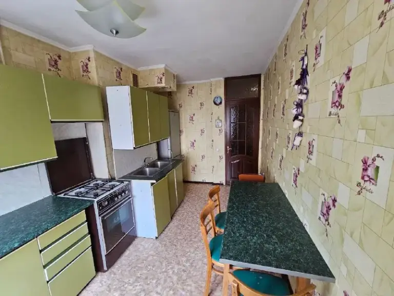 ‼️Продажа квартиры‼️

🏡Продаётся 3-трехкомнатная квартира🗺г. Донецк днр ворошиловский р-н, пр-кт комсомольский, район набережной, недалеко от площади ленина

✅Этажность–5/9 жилого дома
✅Общая площадь–65.1 м2
✅Кухня–10 м2

✅Комнаты раздельные, лоджия и балкон застеклены, две кладовые
✅В квартире и на лестничной площадке есть бойлер
✅Квартира продается с мебелью и техникой
✅Удобная транспортная развязка, рядом магазины, школа, детский сад
🧾Документы готовы
🔥Собственник

💴Цена: 8🍋700.000 рублей
☎️+7(949) 371-59-73

Недвижимость днр - фотография - 8