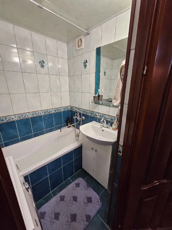 ‼️Продажа квартиры‼️

🏡Продаётся 3-трехкомнатная квартира🗺г. Донецк днр ворошиловский р-н, пр-кт комсомольский, район набережной, недалеко от площади ленина

✅Этажность–5/9 жилого дома
✅Общая площадь–65.1 м2
✅Кухня–10 м2

✅Комнаты раздельные, лоджия и балкон застеклены, две кладовые
✅В квартире и на лестничной площадке есть бойлер
✅Квартира продается с мебелью и техникой
✅Удобная транспортная развязка, рядом магазины, школа, детский сад
🧾Документы готовы
🔥Собственник

💴Цена: 8🍋700.000 рублей
☎️+7(949) 371-59-73

Недвижимость днр - фотография - 9