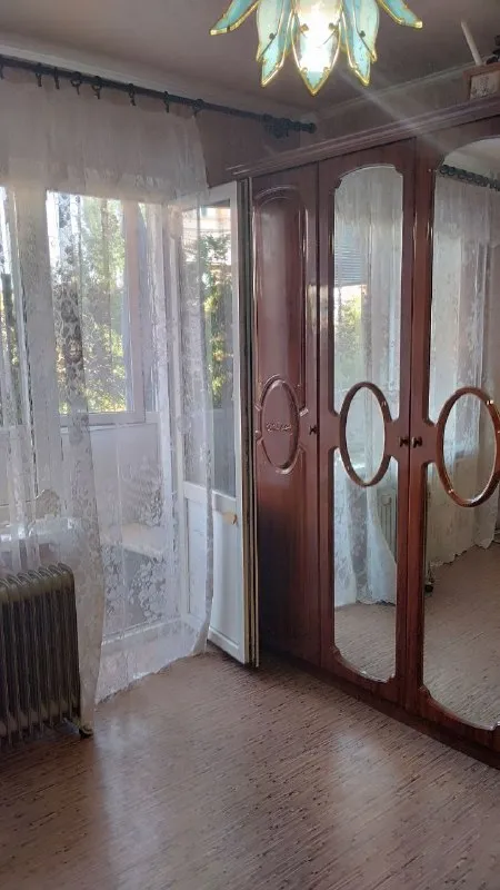 ‼️Продажа квартиры‼️

🏡Продажа однокомнатная квартира г. Донецк днр
🗺Пролетарский р-н ул. Щетинина

✅Этажность–4/9 жилого дома
✅Общая площадь–22.6 м2

✅Квартира не угловая
Вода по графику
Пластиковые окна, проводка заменена, балкон застекленный пластиковый, в ванной плитка, есть счетчики на воду
✅Санузел смежный
Есть небольшая кладовая, кондиционер, частично с мебелью
✅Рядом ас щетинина, школа, детский садик, магазины, рынок, отделение псб
🔥Собственник

💴Цена: 2🍋200.000 руб
☎️+7(949) 497-04-95

📨Подписаться - фотография - 1