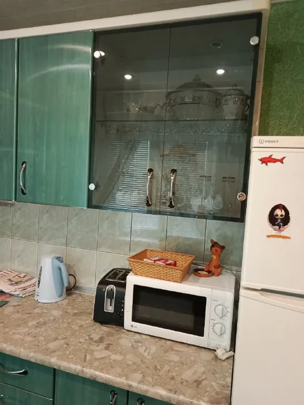 Сдаётся 3-комнатная квартира

🌇Донецк центр, ворошиловский район, ул. 50 лет ссср рядом с крытым рынком📍

✅ Два балкона
✅ Полностью меблирована, вся необходимая техника
✅ Роскошные хрустальные люстры
✅ Дорогая посуда и столовые приборы в наличии
✅ Высокоскоростной интернет wifi
✅ Богатая инфраструктурwif
👍Торговый центр, рынок, магазины, школы, вузы
✅ Удобная транспортная развязка автостанция рядом
💧 Вода 24/7 горячая и холодная

💰Цена 65 000 ₽/мес + залог + комиссия агентства

📲☎️+79493523316
Оплата по факту заселения

Подписаться | дать объявление - фотография - 8