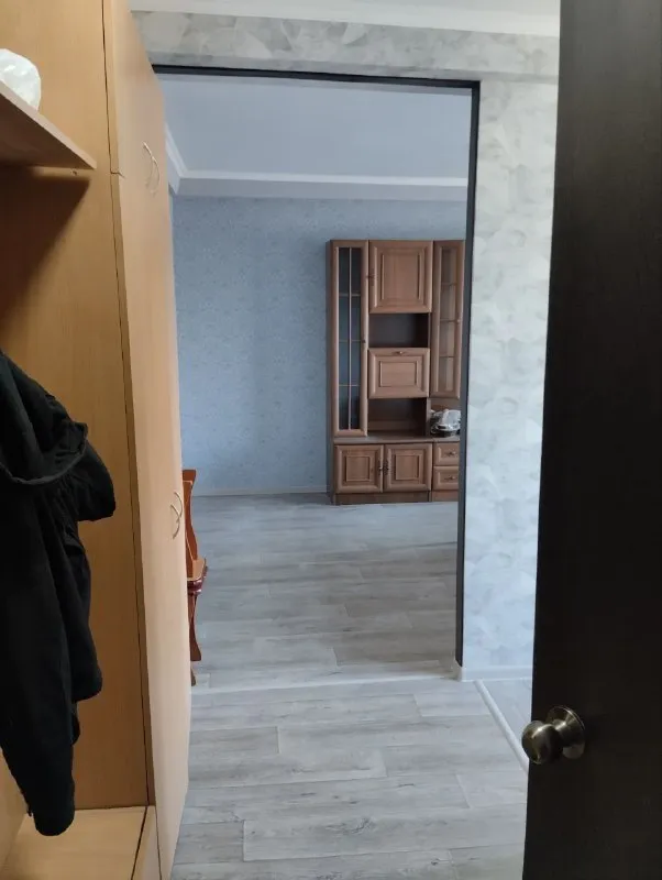 ‼️Продажа квартиры‼️

🏡Продам двухкомнатную квартиру🗺г. Харцызск днр юбилейный 24а, кооперативный дом

✅Этажность–5/5 жилого дома
✅Площадь–43.2 м2

✅В квартире сделан ремонт французский балкон, перекрыта крыша и отдельно козырек над балконом, новая варочная поверхность, установлен водонагревательный бак
✅Мебель и техника (варочная поверхность, духовой шкаф, холодильник, стиральная машина, микроволновая печь, бойлер) остаются
🧾Документы внесены в росреестр
✍️Можно под материнский капитал
🔥Собственник

💴Цена: 3🍋2 рублей
☎️+7(949) 659-09-50 Анастасия

Недвижимость днр - фотография - 2