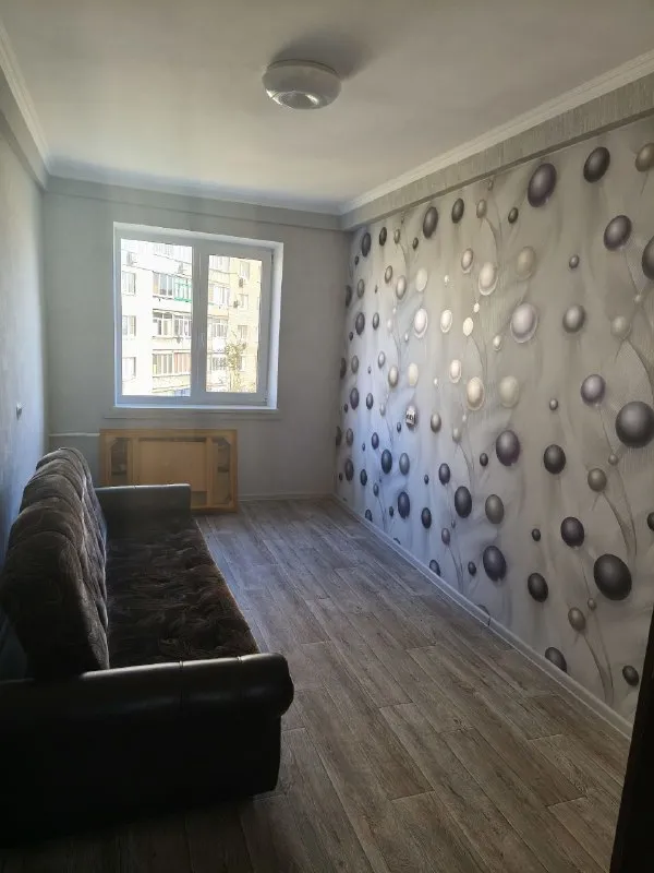 ‼️Продажа квартиры‼️

🏡Продам двухкомнатную квартиру🗺г. Харцызск днр юбилейный 24а, кооперативный дом

✅Этажность–5/5 жилого дома
✅Площадь–43.2 м2

✅В квартире сделан ремонт французский балкон, перекрыта крыша и отдельно козырек над балконом, новая варочная поверхность, установлен водонагревательный бак
✅Мебель и техника (варочная поверхность, духовой шкаф, холодильник, стиральная машина, микроволновая печь, бойлер) остаются
🧾Документы внесены в росреестр
✍️Можно под материнский капитал
🔥Собственник

💴Цена: 3🍋2 рублей
☎️+7(949) 659-09-50 Анастасия

Недвижимость днр - фотография - 3