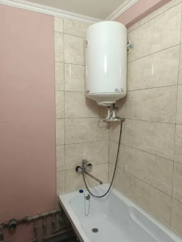 ‼️Продажа квартиры‼️

🏡Продам двухкомнатную квартиру🗺г. Харцызск днр юбилейный 24а, кооперативный дом

✅Этажность–5/5 жилого дома
✅Площадь–43.2 м2

✅В квартире сделан ремонт французский балкон, перекрыта крыша и отдельно козырек над балконом, новая варочная поверхность, установлен водонагревательный бак
✅Мебель и техника (варочная поверхность, духовой шкаф, холодильник, стиральная машина, микроволновая печь, бойлер) остаются
🧾Документы внесены в росреестр
✍️Можно под материнский капитал
🔥Собственник

💴Цена: 3🍋2 рублей
☎️+7(949) 659-09-50 Анастасия

Недвижимость днр - фотография - 9