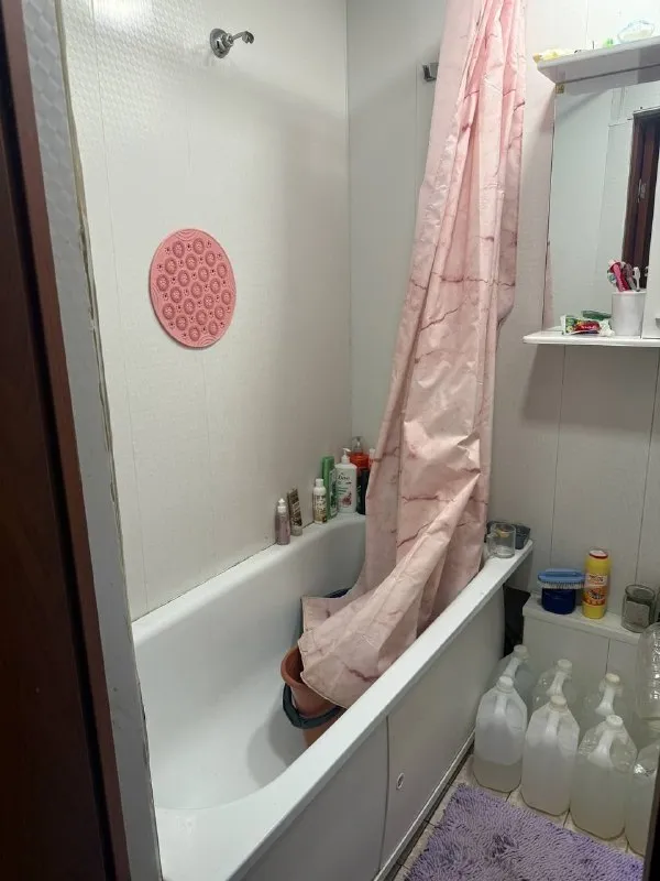 ‼️Продажа квартиры‼️

🏡Продам 3-трехкомнатную квартиру🗺г. Харцызск днр черемушки верх, мкр-н металлургов 5

✅Этажность–4/5 жилого дома

✅Квартира неугловая, санузел раздельный, окна пластик, нагревательный бак, состояние жилое
✅Район хороший, всё рядом
🧾Документы готовы
🔥Собственник

💴Цена: 3🍋350 000 рублей
☎️+7(949) 394-69-12

📨Подписаться - фотография - 4