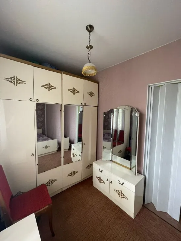 ‼️Продажа дома‼️

🏡Продается газифицированный дом
🗺Г. Харцызск днр
✅Ориентир: трест, район 5 школы, магазин

🏡Земельный участок–6 соток (приватизирован)
✅Площадь дома–61 м2+ пристройка к дому–31 м2

✅4 Жилые комнаты, 2 гостинные, 2 спальни, кухня, прихожая, санузел
✅Окна пластиковые, дом литой, утеплен, центральная канализация, водопровод, канализация - пластик
✅Колодец
Двор - бетон
Гараж
🧾Документы готовы
🔥Собственник

💴Цена: 7🍋400.000 рублей
Торг‼️
☎️+7(949) 404-51-48 Анастасия+
Вацап; tелеграм

📨Подписаться - фотография - 7