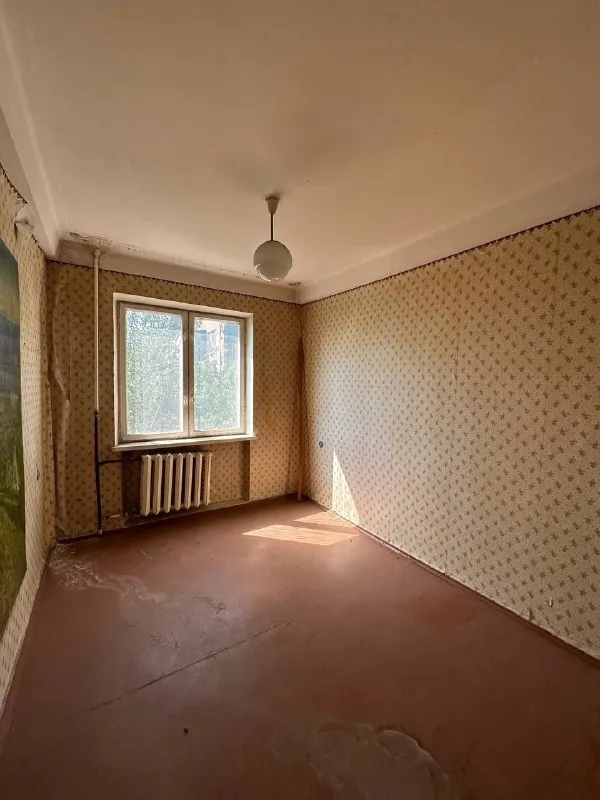 ‼️Продажа квартиры‼️

🏡Продажа от собственника 4-четырехкомнатная квартира г. Харцызск днр пгт. Горное

✅Этажность–4/5 жилого дома
✅Общая площадь–67 м2

✅С/у раздельный
✅Есть балкон и кладовая
✅В шаговой доступности школа, садик, магазины, аптека
✅Выполнен фасадный ремонт дома
✅Квартира под ремонт
🔥Собственник

💴Цена: 2🍋300.000 рублей
📲За более подробной информацией обращаться по телефону;
☎️+7(949) 430-29-17

📨Подписаться - фотография - 4