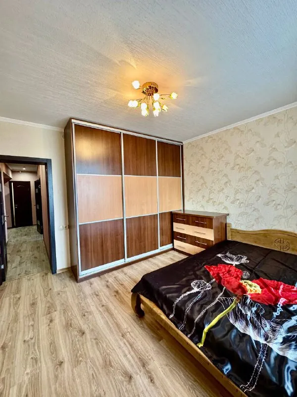 Продажа крупногабаритной двухкомнатной квартиры

🌇По проспекту гвардейский в куйбышевском районе г. Донецка (ор-р площадь бакинских комиссаров)📍

✅В квартире выполнен качественный ремонт с заменой всех коммуникаций.
✅Была произведена замена проводки!окна заменены в 2022 году.
✅Общая площадь 64кв. М.
✅Этаж 9/9.
❗️Полноценный тех. Этаж над квартирой. Крыша перекрыта!

✅. .. Round-image:url('//telegram. Org/img/emoji/40/f09fa5b7.png')">🥷охранная сигнализация.

Удачное месторасположение в спокойном микрорайоне. Вся инфраструктура в пешей доступности. ❗️

📑Документы готовы!прописанных нет!

💰Стоимость 6 800 000 рублей.
🔑Ключи в ан!показ в удобное для вас время!

📲☎️+79493375397

Подписаться | дать объявление - фотография - 2