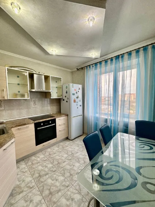 Продажа крупногабаритной двухкомнатной квартиры

🌇По проспекту гвардейский в куйбышевском районе г. Донецка (ор-р площадь бакинских комиссаров)📍

✅В квартире выполнен качественный ремонт с заменой всех коммуникаций.
✅Была произведена замена проводки!окна заменены в 2022 году.
✅Общая площадь 64кв. М.
✅Этаж 9/9.
❗️Полноценный тех. Этаж над квартирой. Крыша перекрыта!

✅. .. Round-image:url('//telegram. Org/img/emoji/40/f09fa5b7.png')">🥷охранная сигнализация.

Удачное месторасположение в спокойном микрорайоне. Вся инфраструктура в пешей доступности. ❗️

📑Документы готовы!прописанных нет!

💰Стоимость 6 800 000 рублей.
🔑Ключи в ан!показ в удобное для вас время!

📲☎️+79493375397

Подписаться | дать объявление - фотография - 8