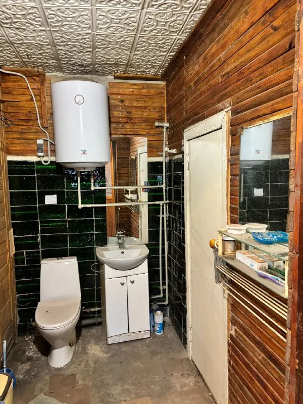 ‼️Продажа дома‼️

🏡Продам двухэтажный дом с землей в дачном кооперативе абакумовец г. Донецк днр р-н ш-ты абакумова

✅Состояние жилое
Отопление печное, свет есть всегда, вода поступает в дом из резервуаров, расположенных на террасе 2го этажа дома, которые наполняются насосом из колодца
✅Имеется мини сауна с парилкой и душевой от буржуйки
Во дворе два сарая и душ
🔥Собственник

💴Цена: 1🍋3 рублей
☎️+7(949) 382-92-27, Вотсап
☎️+7(961) 282-88-72 Николай

📨Подписаться - фотография - 10