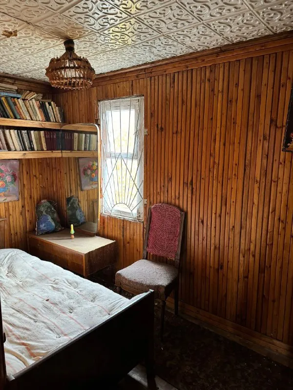 ‼️Продажа дома‼️

🏡Продам двухэтажный дом с землей в дачном кооперативе абакумовец г. Донецк днр р-н ш-ты абакумова

✅Состояние жилое
Отопление печное, свет есть всегда, вода поступает в дом из резервуаров, расположенных на террасе 2го этажа дома, которые наполняются насосом из колодца
✅Имеется мини сауна с парилкой и душевой от буржуйки
Во дворе два сарая и душ
🔥Собственник

💴Цена: 1🍋3 рублей
☎️+7(949) 382-92-27, Вотсап
☎️+7(961) 282-88-72 Николай

📨Подписаться - фотография - 8