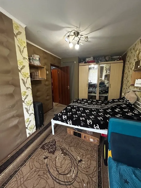 ‼️Продажа квартиры‼️
🏡Продам 3-трехкомнатную квартиру г. Харцызск днр черемушки верх мкр-н металлургов 5
✅Этажность–4/5 жилого дома
✅Квартира неугловая
С/у раздельный, окна пластик, нагревательный бак, состояние жилое
✅В квартире остаётся частично мебель
✅Район хороший, всё рядом
🧾Документы готовы
🔥Собственник
💴Цена: 3🍋350.000 рублей
☎️+7(949) 394-69-12
📨Подписаться - фотография - 3
