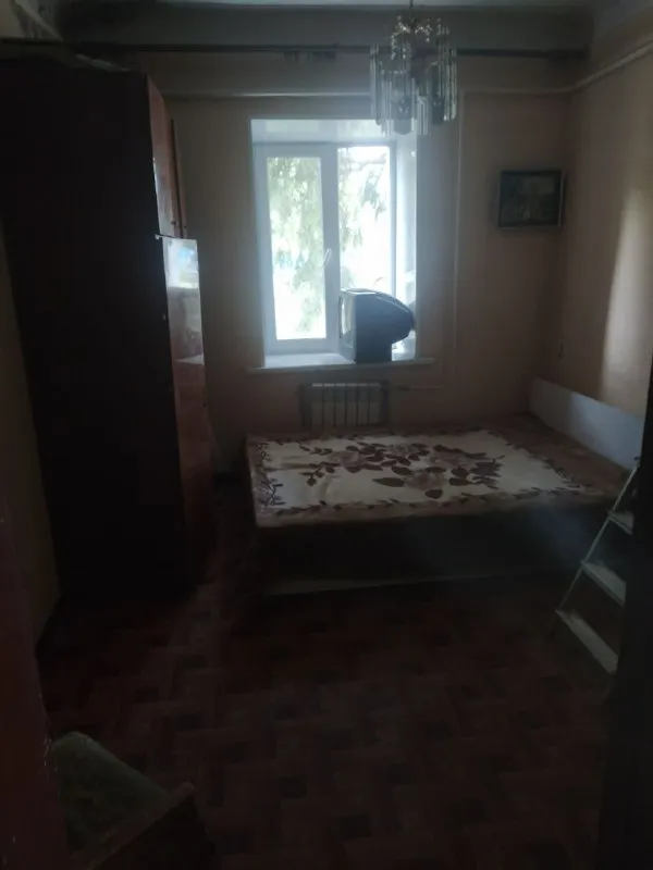 Продам 1/2 часть финского дома (квартира на земле)

🌇Донецк, петровский р-н, ул. Летняя. 📍

🏡Дом общей площадью 72 м2, состоит из  трех жилых комнат, санузла, кухни, прихожей.
⛽ Газифицирован, отопление индивидуальное газ. Котел, окна пластик.
💦Вода в доме и во дворе. Дом очень уютный, но требует небольших вложений.
🌎Участок земли 6 соток с плодовыми деревьями, гараж, хоз. Постройка.
❗Хорошее местоположение: в шаговой доступности: садик, школа, рынок, магазины и остановка общественного транспорта.

📑Документы готовы, задолжностей нет, владелец в донецке.

💰Цена 2 700 000 ₽ + агентские.
Торг после просмотра
📲☎+79494706765 Андрей ан.

Подписаться  |  дать объявление - фотография - 8