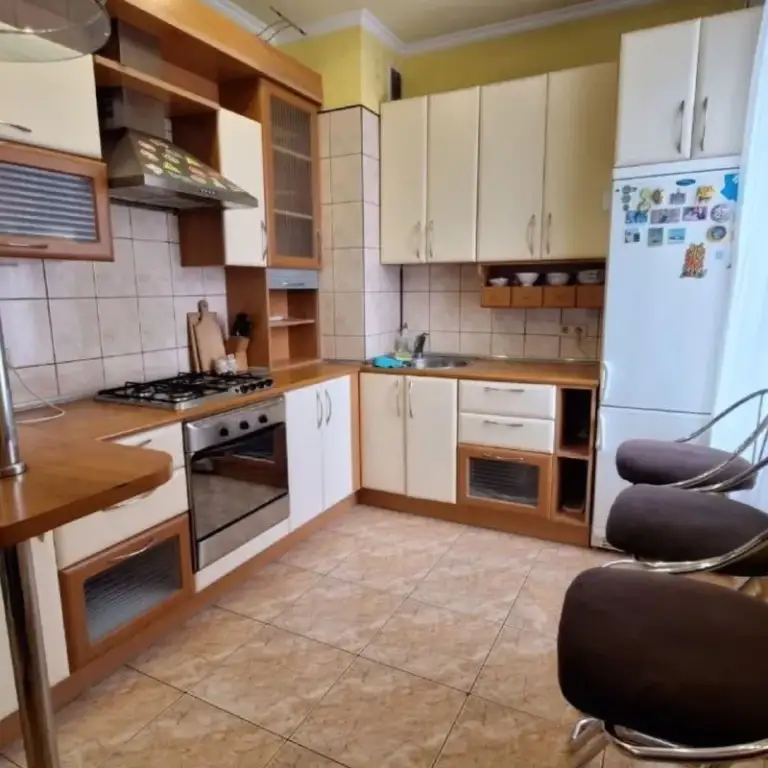 ‼️Аренда квартиры‼️
🏡Аренда трехкомнатная квартира г. Донецк днр (4 этаж)
Киевский район, шахтерская площадь
✅Площадь квартиры–64 м2
✅Сдается впервые
В квартире есть вся необходимая мебель и техника
✅Сдаётся только на длительный срок
Без животных
✅Рядом школа, магазины, хорошая транспортная развязка
🔥Собственник
‼️Долгосрочная аренда‼️
💴Цена: 45.000 ₽ + ком. Услуги
☎️+7(949) 446-74-09
Аренда донецк днр - фотография - 4