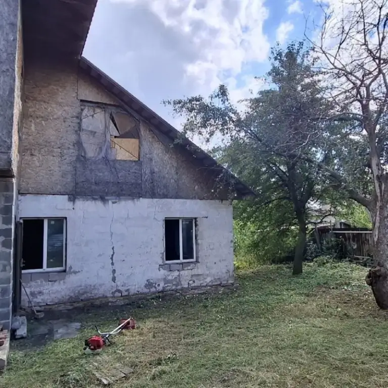 ‼️Продажа дома‼️
🏡Продаётся дом г. Донецк днр пролетарский р-н рынок объединенный
✅Общая площадь–120 м2
✅В доме два этажа, крыша из металлочерепицы
✅Установлены энергосберегающие окна
✅Внутри состояние под ремонт и отделку
🔥Собственник
💴Цена: 2🍋950.000 рублей
📞Все подробности по тел;
☎️+7(949) 414-58-08
Недвижимость днр - фотография - 2