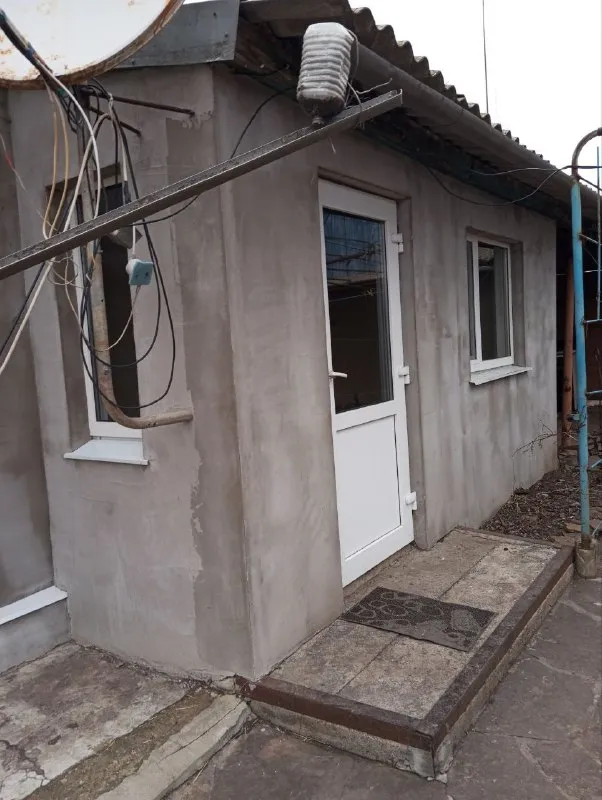 ‼️Продажа дома‼️
🏡От собственника продаётся дом с. Василевка, амвросиевкого района г. Амросиевка днр
✅Общая площадь–82 м2
✅Жилая–41 м2
✅Благоустроен, газифицирован, имеются гараж, летняя кухня, хоз. Постройки, дождевик, скважина подключена в дом
✅Земельный участок составляет 59 соток, большой фруктовый сад, виноградник
🧾Документы готовы к продаже
🔥Собственник
💴Цена: 2🍋500.000 рублей
📲Все вопросы по тел:
☎️+7(949) 304-61-89
📨Подписаться - фотография - 2