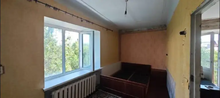 Продам 2-х комн. Квартиру 4/4 эт. В г. Харцызск, ул. Краснознаменская, район 2-й школы
✅S = 42 кв. М.
✅Капитальный ремонт крыши
✅Окна - металлопластиковые.
✅Заменены стояки на воду и отопление
✅Отличное расположение - рядом садик, школа, остановка общественного транспорта.
Стоимость 1 900 000 руб.
+79112567026 Telegram

Виктор - фотография - 2
