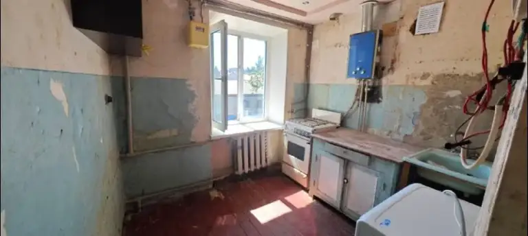 Продам 2-х комн. Квартиру 4/4 эт. В г. Харцызск, ул. Краснознаменская, район 2-й школы
✅S = 42 кв. М.
✅Капитальный ремонт крыши
✅Окна - металлопластиковые.
✅Заменены стояки на воду и отопление
✅Отличное расположение - рядом садик, школа, остановка общественного транспорта.
Стоимость 1 900 000 руб.
+79112567026 Telegram

Виктор - фотография - 3