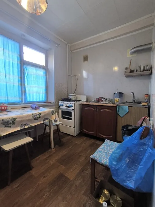 Срочная продажа!супер цена!продается 2х- комнатная квартира
Г. Харцызск, черёмушки, к-л юбилейный, район кинотеатра.
3Эт/5эт дома, общ. Пл. 44 м2,не угловая. Замечательная планировка, раздельные комнаты, большая кухня.
Квартира в очень хорошем жилом состоянии. Балкон остеклен м/ п окнами. Все коммуникации в рабочем состоянии. Вода по графику, доходит.
Отличное месторасположение. В шаговой доступности рынок, школа, садик, остановка.

Документы полностью готовы к сделке, никто не прописан.
Цена 2мл 600т₽. Торг
Тел: +7 949 36 18 519

▪️ Недвижимость большого харцызска 👈 подписаться
▪️ Разместить объявление
▪️ Обсудить - фотография - 4