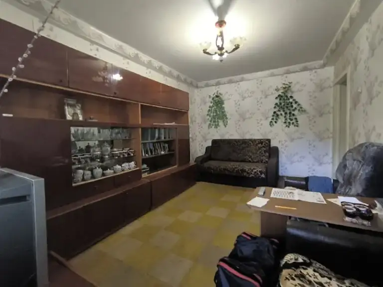 Срочная продажа!супер цена!продается 2х- комнатная квартира
Г. Харцызск, черёмушки, к-л юбилейный, район кинотеатра.
3Эт/5эт дома, общ. Пл. 44 м2,не угловая. Замечательная планировка, раздельные комнаты, большая кухня.
Квартира в очень хорошем жилом состоянии. Балкон остеклен м/ п окнами. Все коммуникации в рабочем состоянии. Вода по графику, доходит.
Отличное месторасположение. В шаговой доступности рынок, школа, садик, остановка.

Документы полностью готовы к сделке, никто не прописан.
Цена 2мл 600т₽. Торг
Тел: +7 949 36 18 519

▪️ Недвижимость большого харцызска 👈 подписаться
▪️ Разместить объявление
▪️ Обсудить - фотография - 9