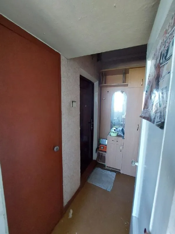 🔑Продается 3 комн. Квартира.
‼Цена: 3 950 000 рублей. Торг‼
- Г. Харцызск
- Черемушки
- Мкрн. Юбилейный, д. 10
- 9 Эт. 9 эт. Дома
- S= 63.6 m2
- Состояние жилое, не угловая, зал проходной, окна и трубы пластик, балкон остеклен, горячая вода - бойлер, кондиционер, счетчики на свет, воду и отопление. Новый лифт. Продажа частично с мебелью. В квартире не кто не прописан.

☎Тел. +7 (949) 331-92-15 анна
📞 Тел. +7 (900) 185-49-85 (tele2)
+7 949 331 92 15 (Whatsapp, telegram. )

▪️ Недвижимость большого харцызска 👈 подписаться
▪️ Разместить объявление
▪️ Обсудить - фотография - 3