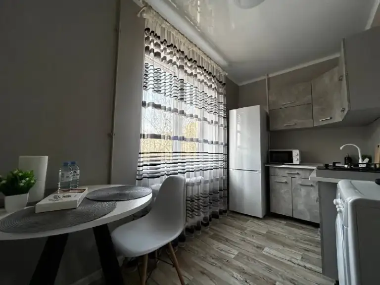 Сдам посуточно квартиры
🌇Макеевка, м-н зелёный📍
🏡1К. Квартира, 🛌 3 спальных места.
💦 Вода по графику.
💰 Цена 6000 ₽
🏡1К. Квартира
🛌4 Спальных места
💦Вода круглосуточно.
💰 Цена 7000 ₽
👍Уютные, чистые, теплые квартиры, после ремонта. - фотография - 8