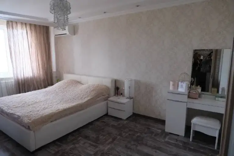 ‼️Аренда квартиры‼️

🏡Аренда квартиры г. Донецк днр киевский р-н 20-этажное здание.
Размер: 100м кв.
💴Цена: 75.000 рублей
✅Долгосрочная аренда.
Отличная квартира с красивым ремонтом для комфортного проживания, просторная и уютная.
✅Большой балкон с панормаными окнами — можно смотреть красивые закаты.
✅Есть всё необходимое для комфортного проживания.
Большая ванна 🛀 в ванной комнате.
✅Огромный шкаф для вашей одежды.
Просторный коридор.
Продуктовый магазин прямо в доме, очень удобно.
✅И кофейня с очень вкусным кофе.

✅Бак в процессе установки, вода будет каждый день👌🏻
📲Пишите и звоните, могу отправить видео из квартиры
🔥Собственник
☎️+79782928403

📨Подписаться - фотография - 5