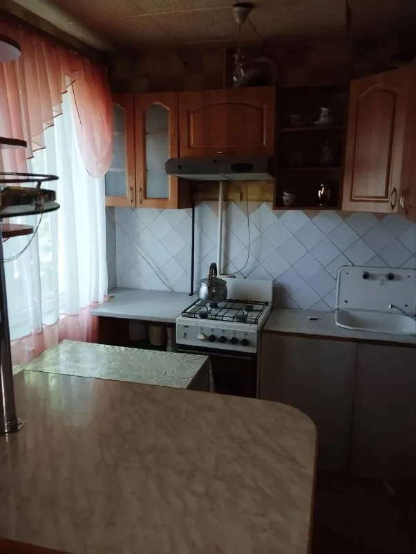 Сдаётся двухкомнатная квартира, город харцызск, район черёмушки, мкр. Металлургов дом 6,второй этаж пятиэтажного дома, окна пластиковые, балкон остекленный, с мебелью и бытовой техникой. Состояние жилое, хорошое. Подъезд чистый, ухоженный. Цена 20.000₽+коммунальные платежи, на долгий срок. По вопросам тел. (+7 (949) 323-98-42)комментарии не читаю

Dexter decinsun - фотография - 5