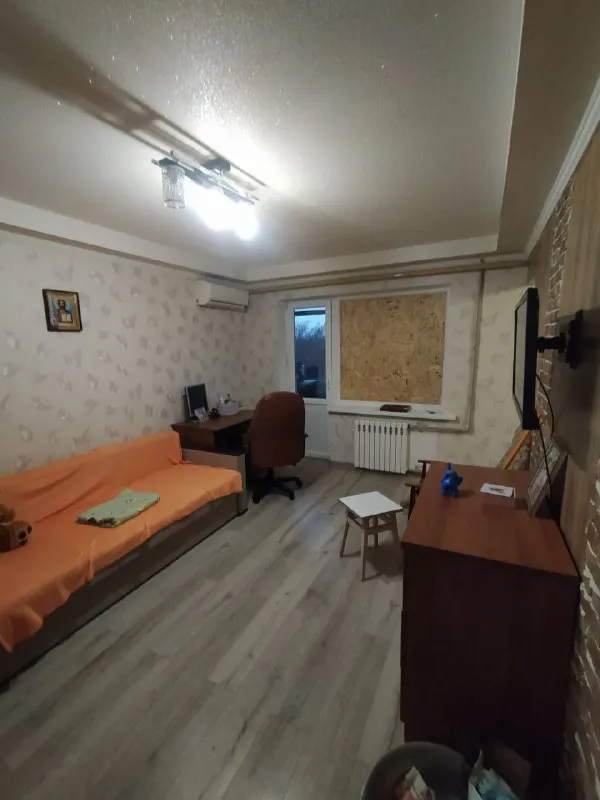Продам 2-комнатную квартиру.

🌇Донецк, петровский р-н, м-н тихий, ор-р теплосеть. 📍

✅Этажность 3/5, не угловая, теплая. Хорошее жилое состояние, нужна замена стеклопакетов.
✅Сделана перепланировка, узаконена. ❗️
✅Мебель и техника частично остается.

📑Документы готовы, владелец в донецке.
💰Цена: 2 500 000 ₽ + агентские, торг только после просмотра.

📲☎+79494706765 Андрей ан

Подписаться | дать объявление - фотография - 4