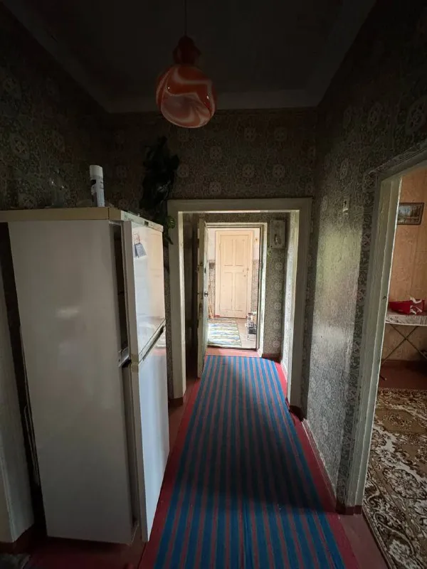 Срочно продается 🏡 дом

🌇Макеевка, кировская сторона, совколония. 📍

✅Общая площадь 67.2кв. М, три комнаты, кухня, санузел.
⛽Дом газифицирован
💦Канализация и вода центральная
✅Фундамент - бутовый камень, стены - шлакоблок ( толщина 40 см), потолки 310см - железобетонные плиты, крыша перекрыта.
✅В доме большой сухой подвал.
🅿 Два гаража, один со смотровой ямой, сарай, 6 соток земли.
✅Есть летний дом, полностью со всеми коммуникациями : санузел, две комнаты, кухня, газ, вода, свет, канализация.
Развитая инфраструктура !

📑Документы готовы.
📷Больше фото по запросу.
💰Цена 4 500 000 ₽

☎️+79493418412 Лилия ан терем

Подписаться  |  дать объявление - фотография - 5